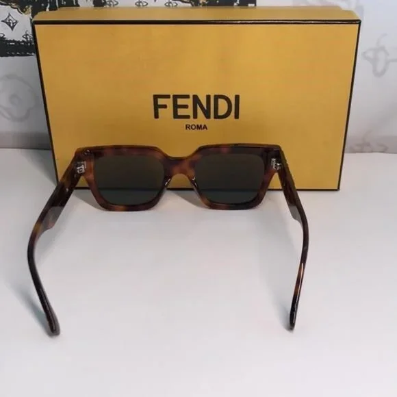 NEW Authentic Fendi FE40078I 52N Sunglasses – Havana / Green Glasses